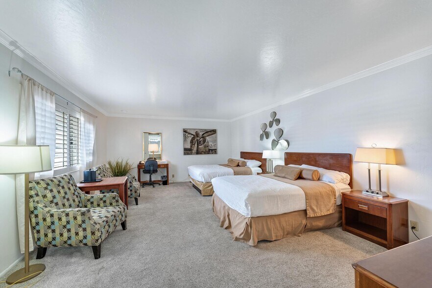 More Photos Of 423 W Main St, Vernal Hotel For Sale