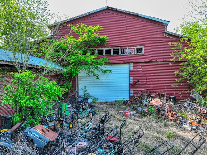 More Photos Of 100 S Magnolia Ave, Hubbard Auto Repair For Sale
