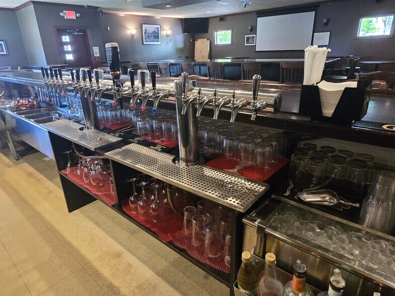 More Photos Of 78 Franklin St, Auburn Restaurant For Sale