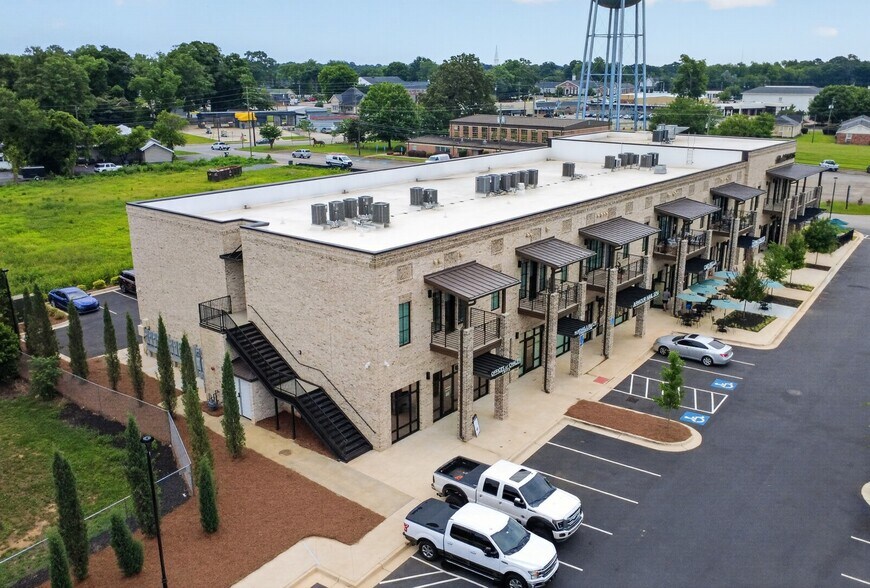 More Photos Of 1013 Northside Dr, Perry Storefront Retail Residential For Sale