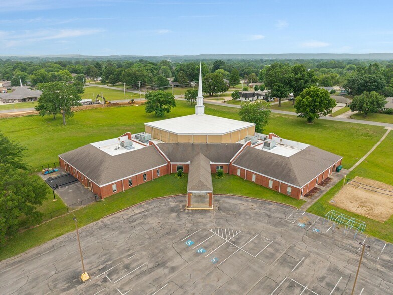 More Photos Of 1101 N Wheeler Ave, Sallisaw Religious Facility For Sale