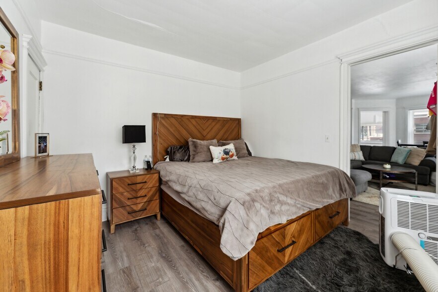 More Photos Of 99 Oak St, Binghamton Apartments For Sale