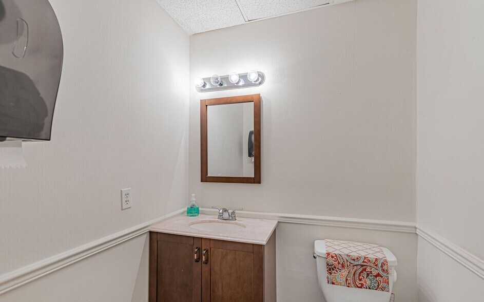 More Photos Of 3305 Parental Home Rd, Jacksonville Storefront Retail Office For Sale