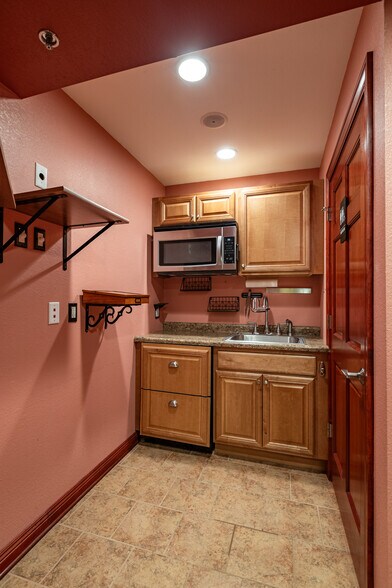 More Photos Of 301-317 4th St S, La Crosse Office For Lease