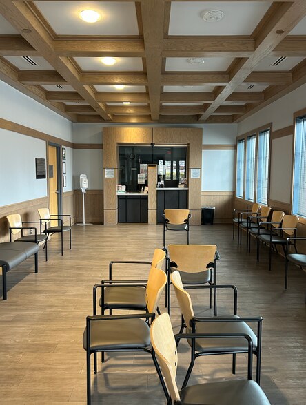 More Photos Of 1095 Woodstock Rd, Roswell Medical For Lease