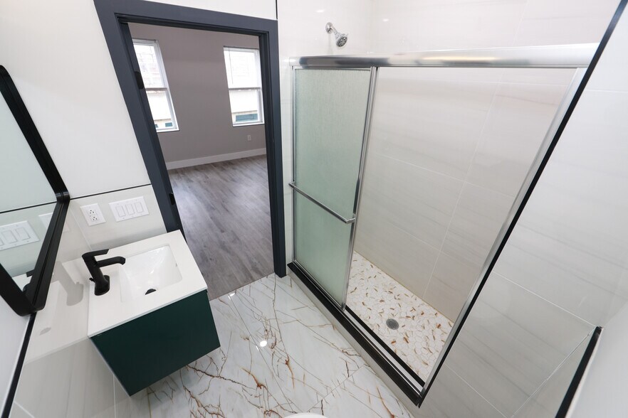 More Photos Of 3565 Kensington Ave, Philadelphia Storefront Retail Residential For Sale