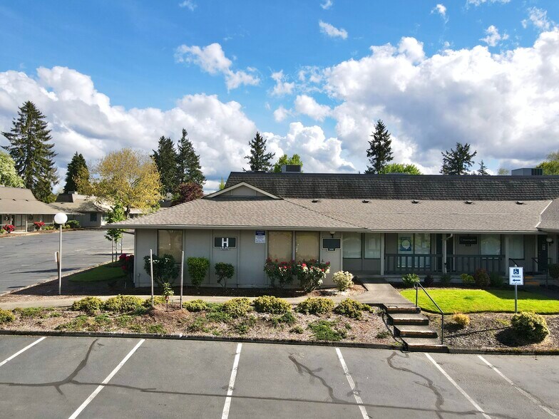 More Photos Of 12724 SE Stark St, Portland Medical For Sale