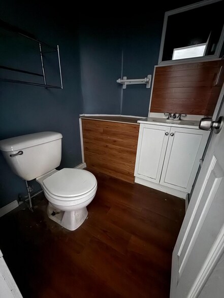 More Photos Of 63 E Bay Ave, Manahawkin Freestanding For Sale
