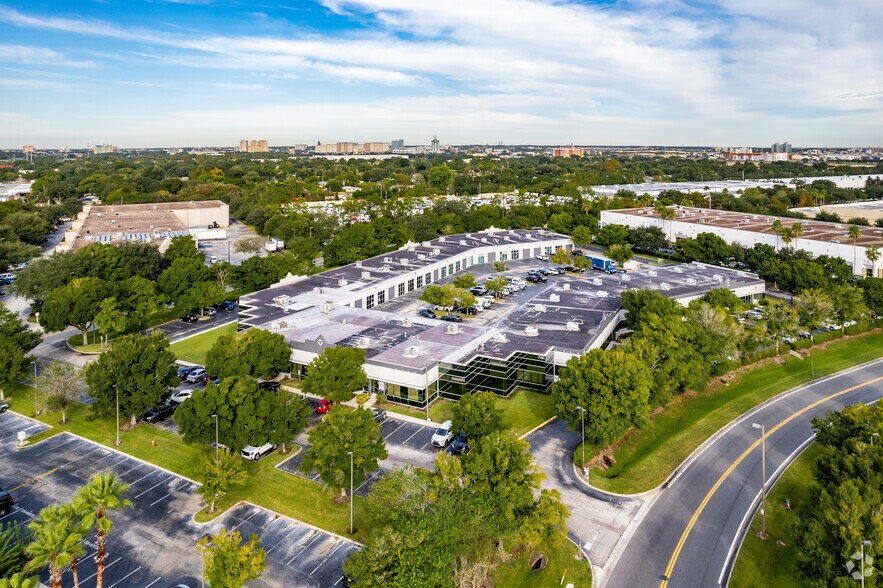 More Photos Of 7751 Kingspointe Pky, Orlando Light Distribution For Sale