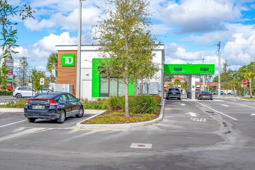 More Photos Of 83 Towne Center Blvd, Sanford Freestanding For Sale