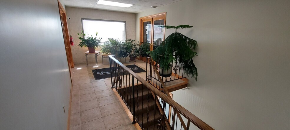 More Photos Of 544-554 3rd St NW, Elk River Office For Lease