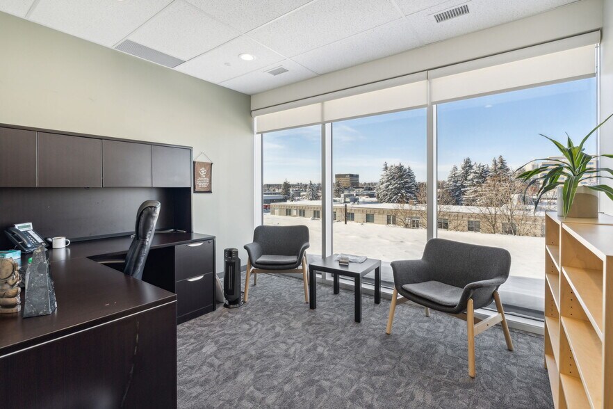 More Photos Of 7005 Fairmount Dr SE, Calgary Medical For Sale