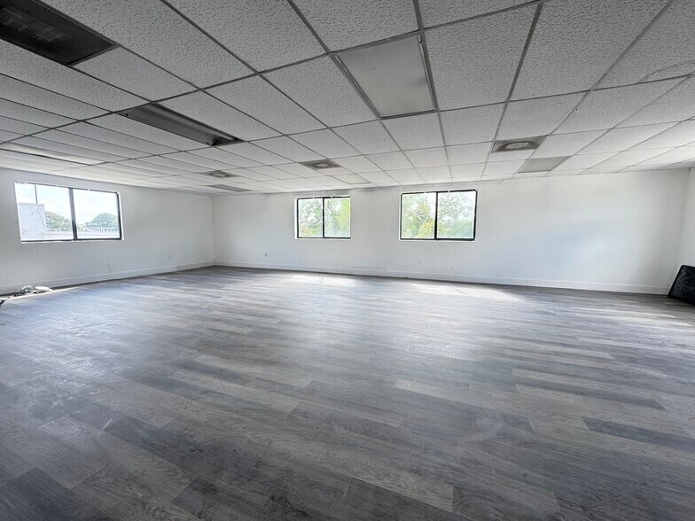 More Photos Of 4505-4599 N Pine Island Rd, Sunrise Unknown For Lease