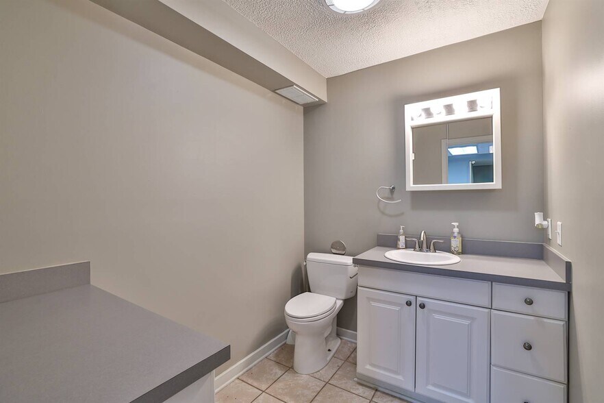 More Photos Of 4450 Monroe St, Hooven Truck Terminal For Sale