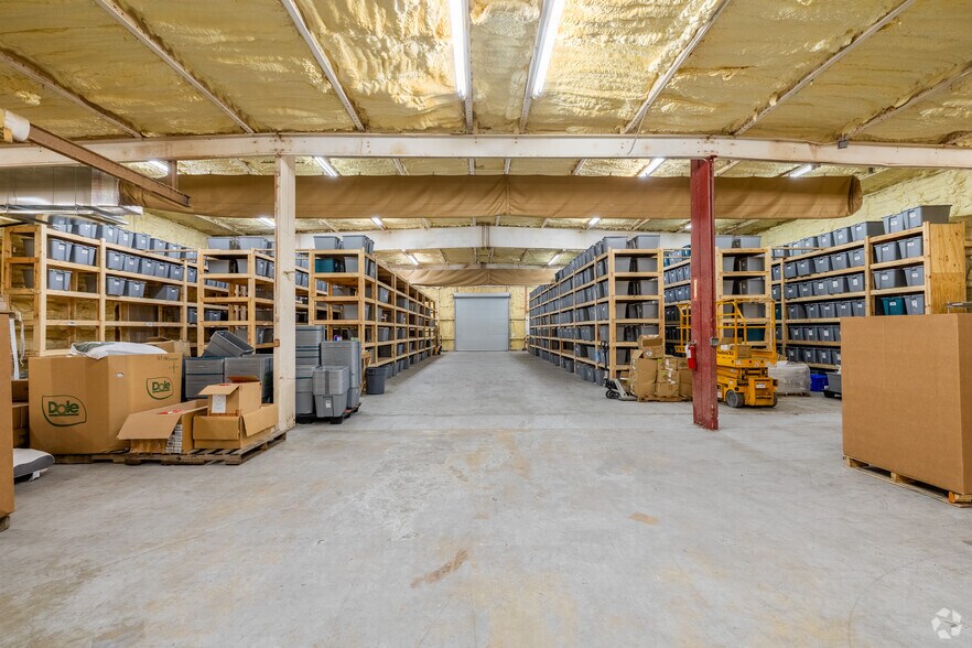 More Photos Of 1520 S Suncoast Blvd, Homosassa Manufacturing For Lease