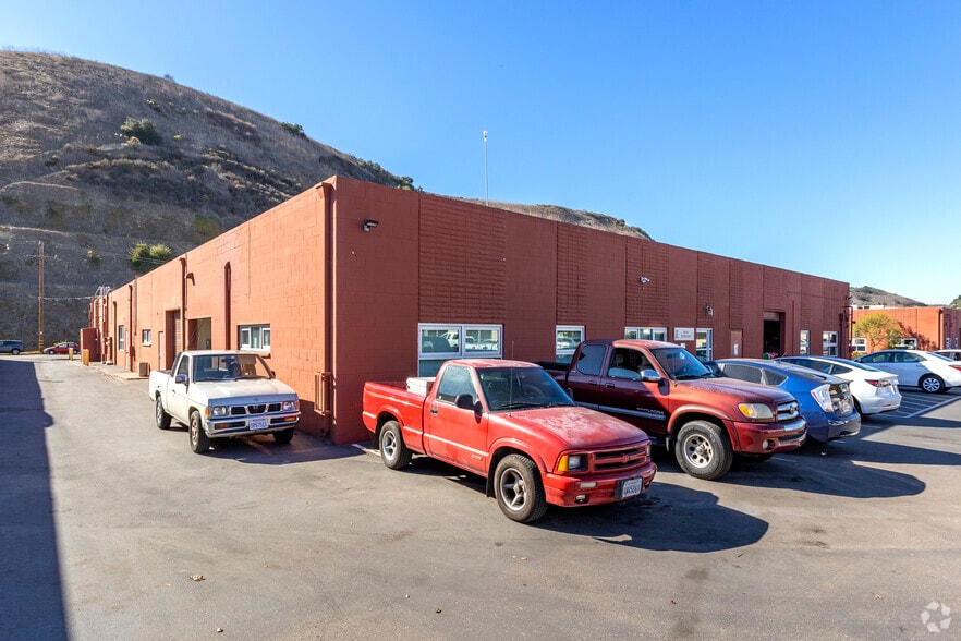 More Photos Of 10451-10455 Roselle St, San Diego Unknown For Lease