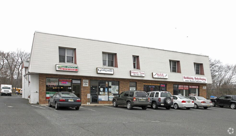 More Photos Of 713 E Main St, Bridgewater Convenience Store For Lease