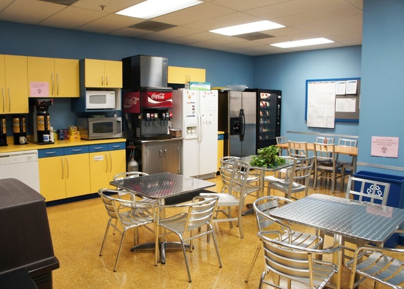 More Photos Of 1111 S Victory Blvd, Burbank Research And Development For Lease