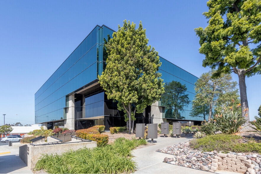 More Photos Of 7675 Dagget St, San Diego Office For Lease