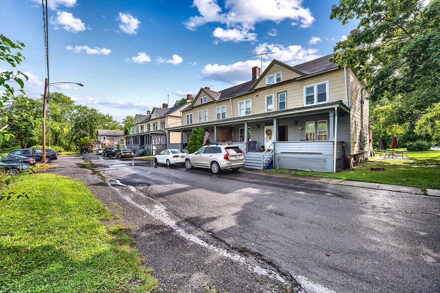 More Photos Of 6631 Park Pl, Hudson Multifamily For Sale
