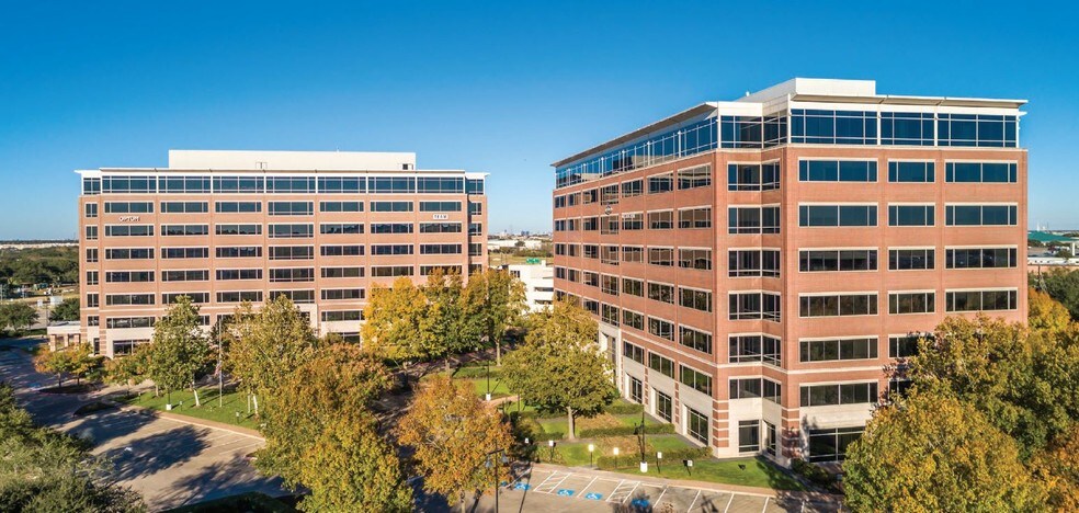 More Photos Of 13131 Dairy Ashford Rd, Sugar Land Office For Sale