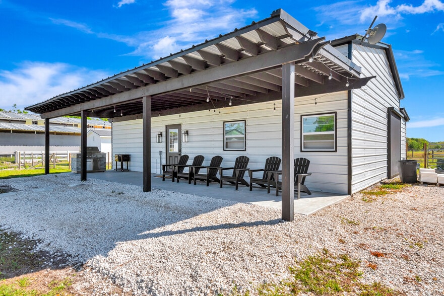 More Photos Of 2400 Lorraine Rd, Sarasota Horse Stables For Sale