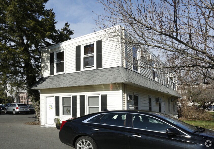 More Photos Of 214 Washington St, Toms River Office For Lease