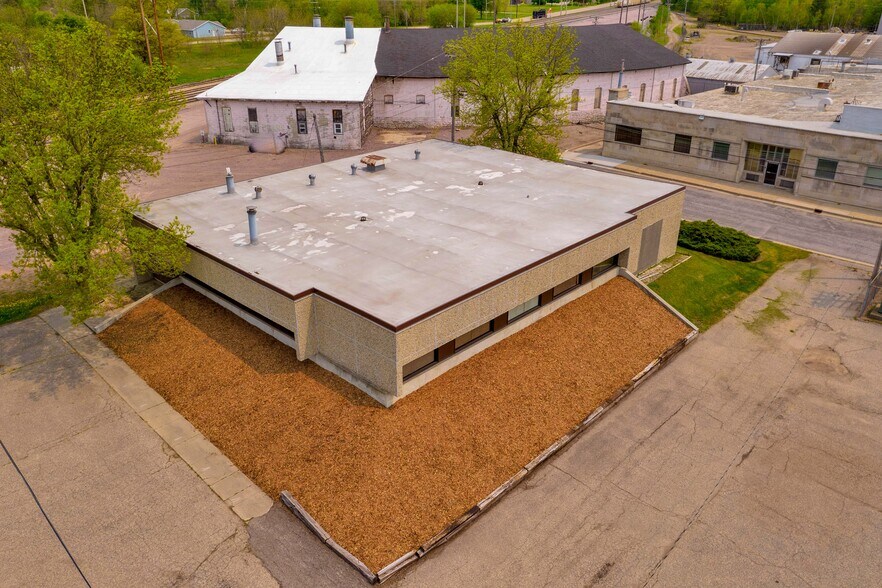 More Photos Of 1431 N 2nd St, Wisconsin Rapids Office For Sale