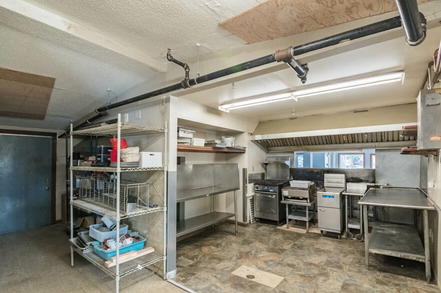 More Photos Of 141 Congamond Rd, Southwick Restaurant For Lease