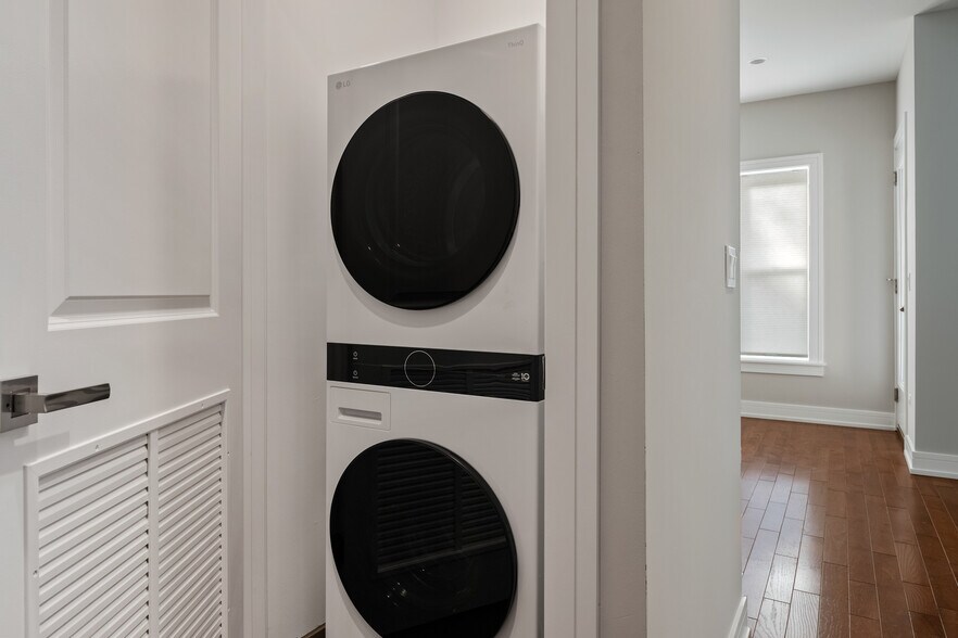 More Photos Of 1710 W Lunt Ave, Chicago Apartments For Sale