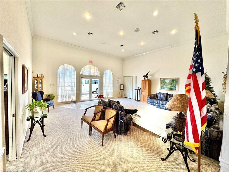 More Photos Of 2605 Bayview St, Sebring General Retail For Sale