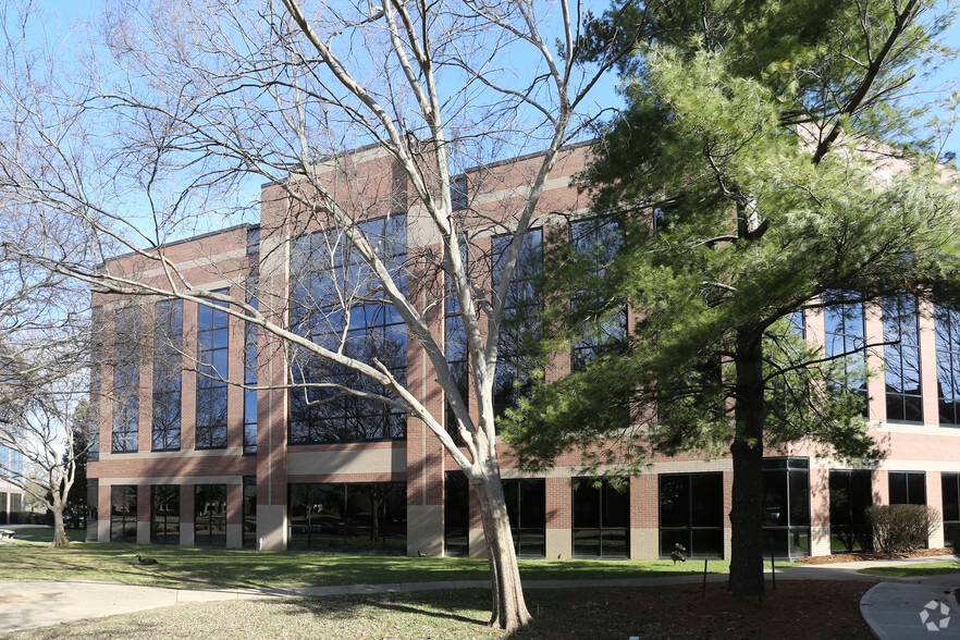 More Photos Of 4500 Bowling Blvd, Louisville Office For Lease