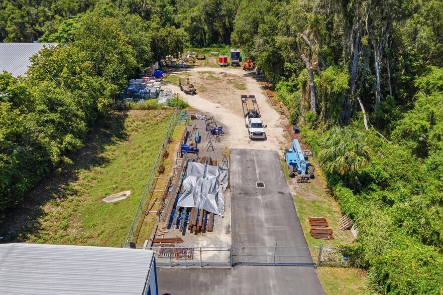 More Photos Of 2450 S US Highway 27/441, Fruitland Park Warehouse For Lease