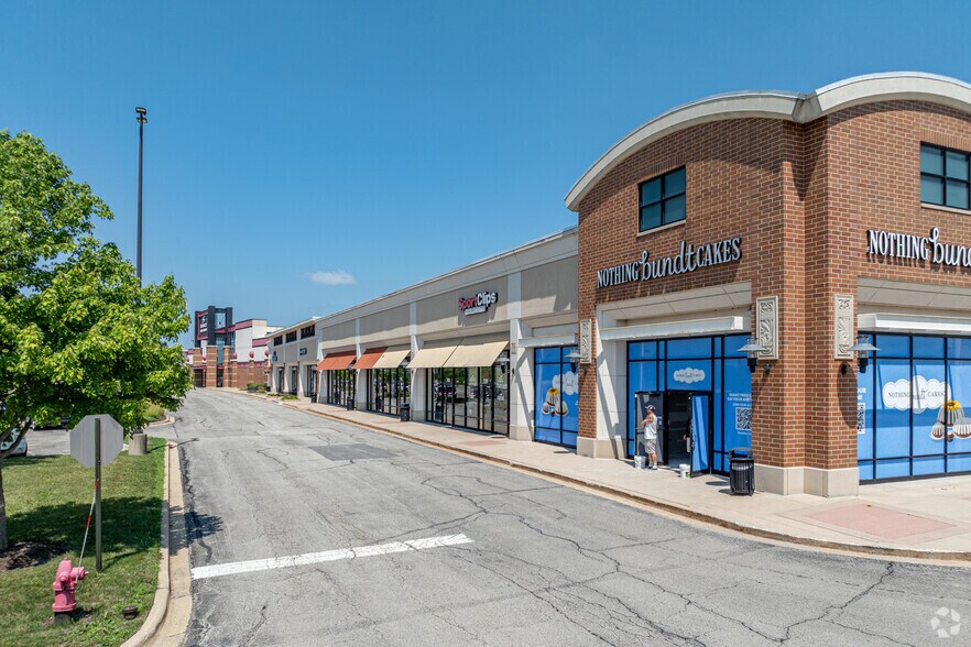 More Photos Of 731-871 Erica Ln, Yorkville Freestanding For Lease