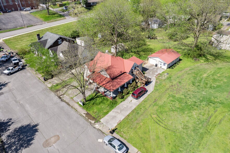 More Photos Of 714 Washington Ave, Etowah Multifamily For Sale