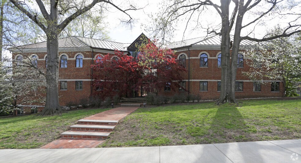 More Photos Of 4801 Hermitage Rd, Richmond Office For Lease