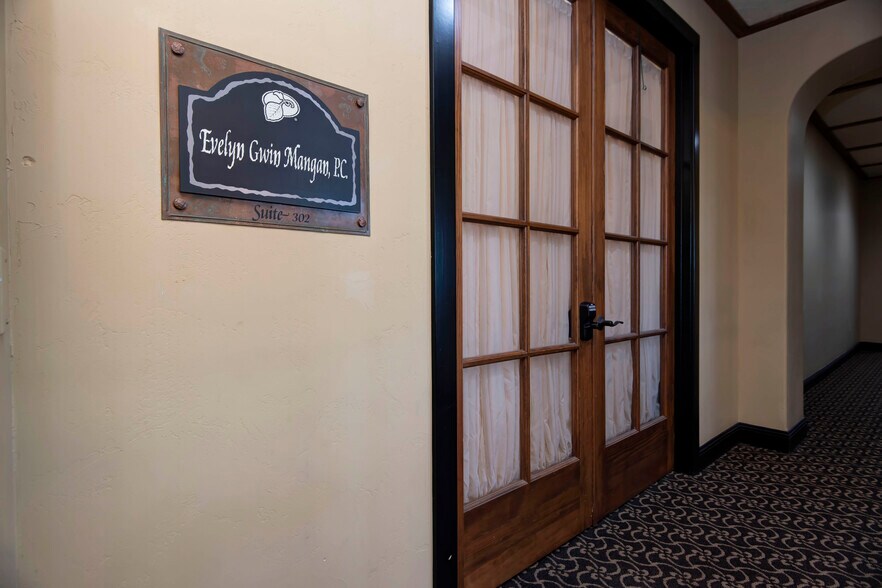 More Photos Of 1531 E Bradford Pky, Springfield Medical For Lease