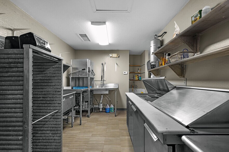 More Photos Of 2079 State Road Y, Linn Creek Restaurant For Sale