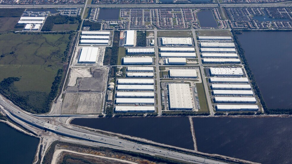 More Photos Of 3870 W 108 St, Hialeah Distribution For Lease