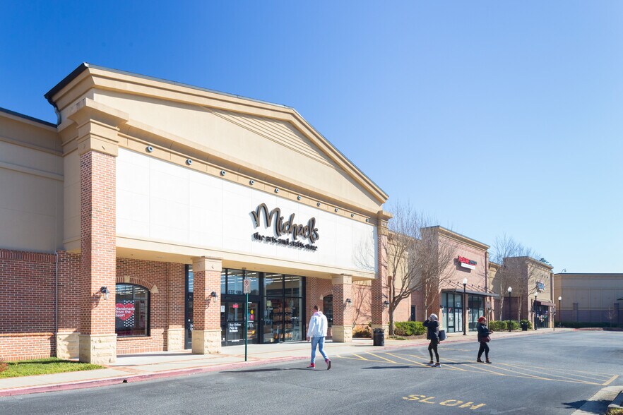 More Photos Of 660-678 W Crossville Rd, Roswell Fast Food For Lease