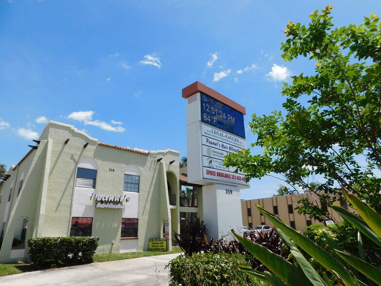 More Photos Of 319 River Edge Blvd, Cocoa Office For Lease