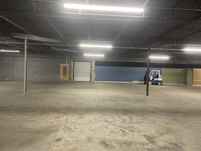 More Photos Of 905 W Clairemont Ave, Eau Claire Storefront For Lease