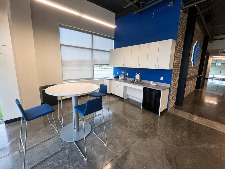 More Photos Of 8454 Parkwood Blvd, Plano Office For Lease