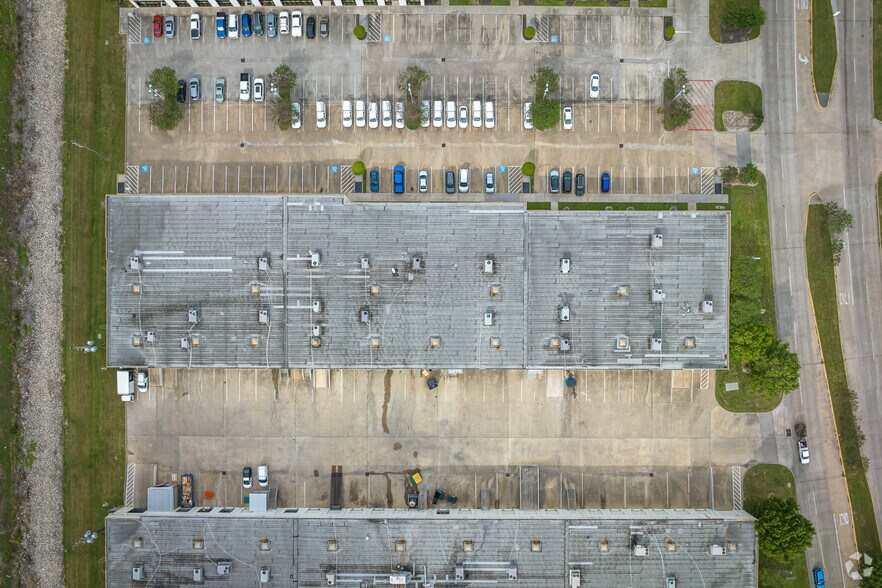 More Photos Of 10920 W Sam Houston Pky N, Houston Unknown For Lease