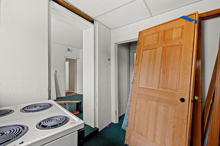 More Photos Of 305 Mill St, Coraopolis Storefront Retail Residential For Sale