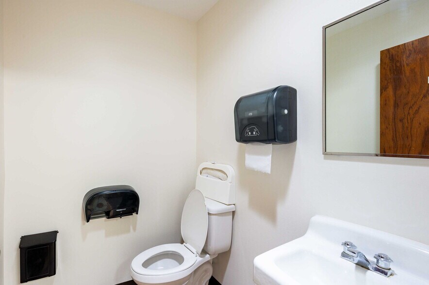 More Photos Of 6719 Gall Blvd, Zephyrhills Medical For Sale