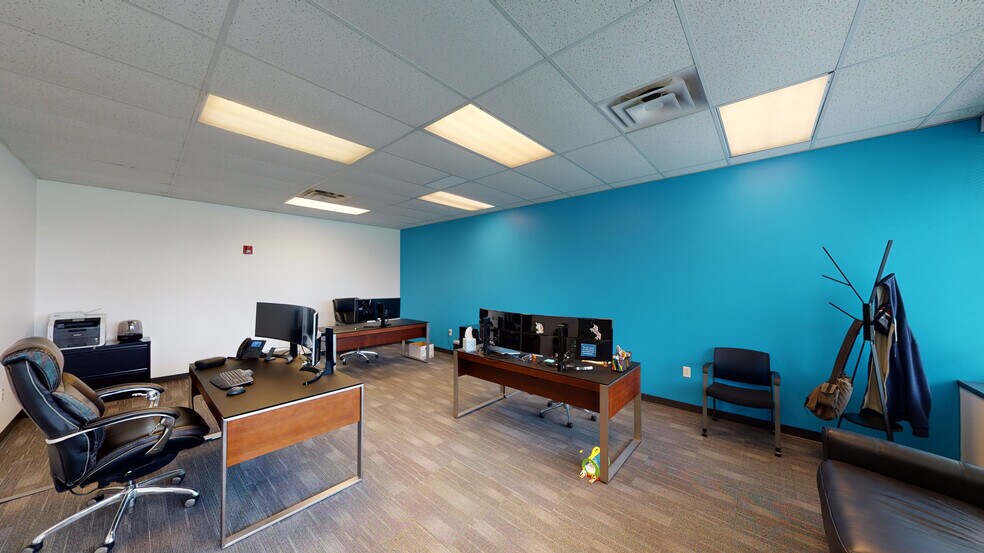 More Photos Of 13420-13430 W 98th St, Lenexa Office For Lease