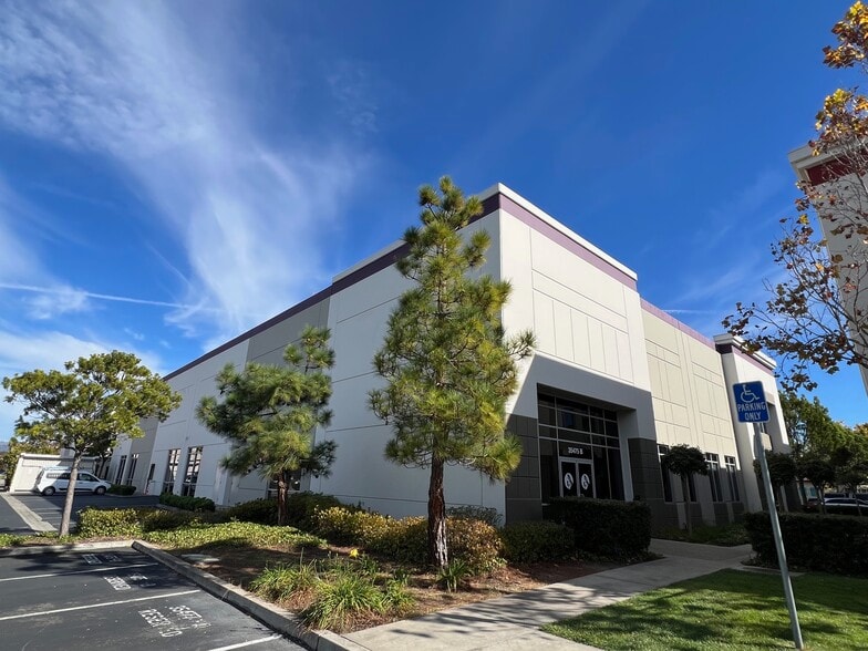 More Photos Of 35465-35475 Dumbarton Ct, Newark Research And Development For Sale