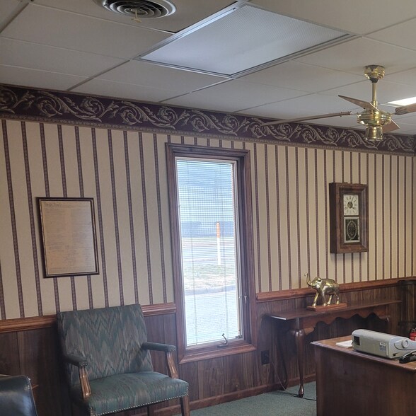 More Photos Of 710 Denbigh Blvd, Newport News Office For Sale