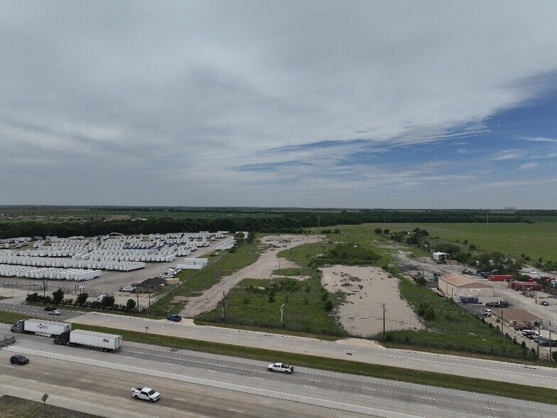 More Photos Of 4725 N I 35 E, Waxahachie Land For Sale